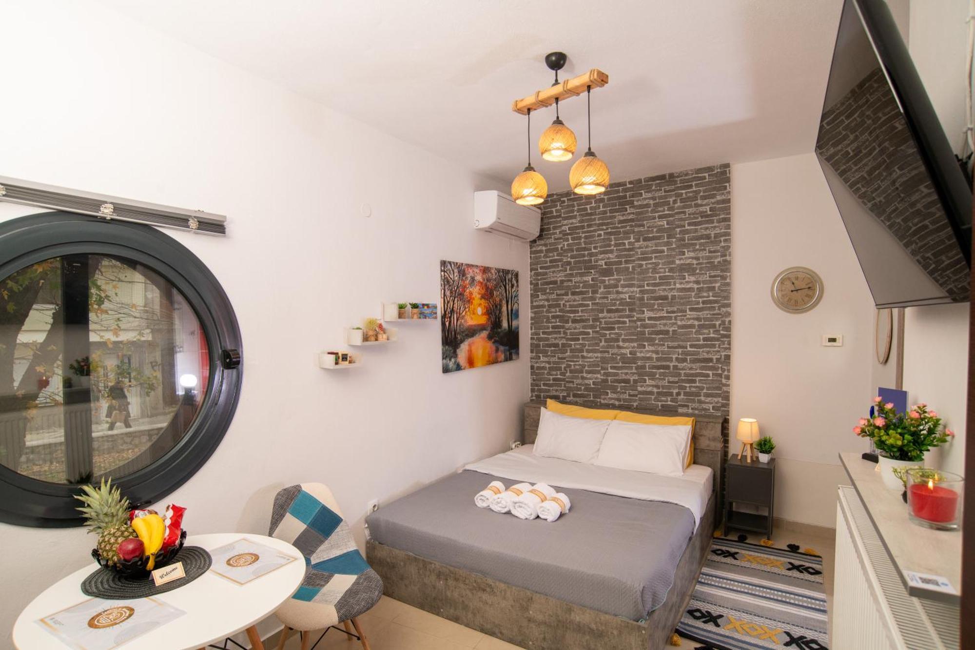 Central & Riverfront Room 1 Edessa Exterior photo
